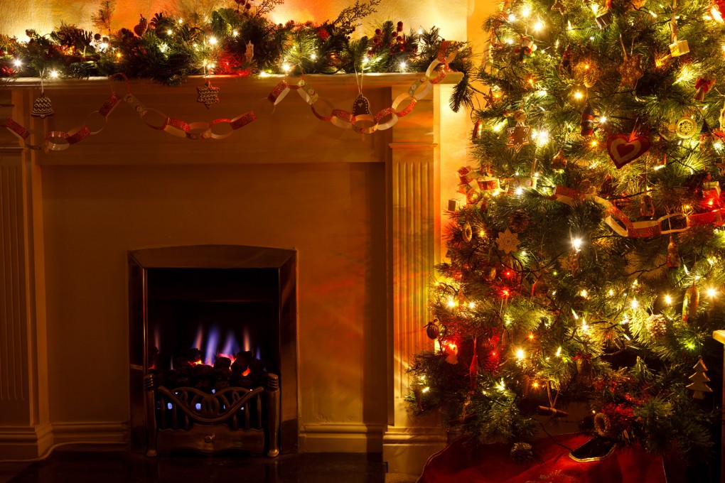 christmas_tree_with_fireplace
